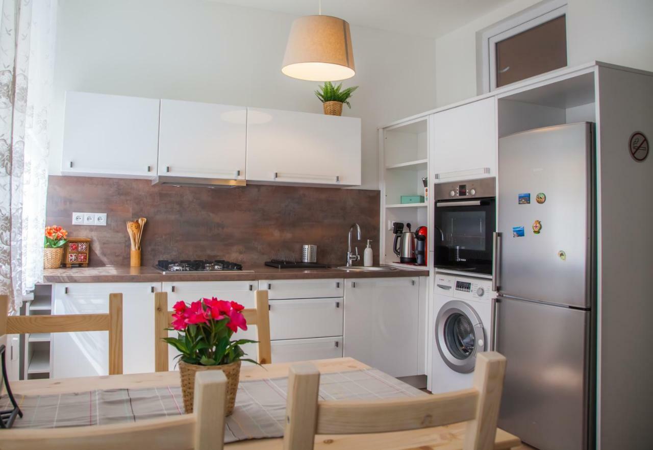 Downtown Pedestrian Zone Apartment Братислава Экстерьер фото