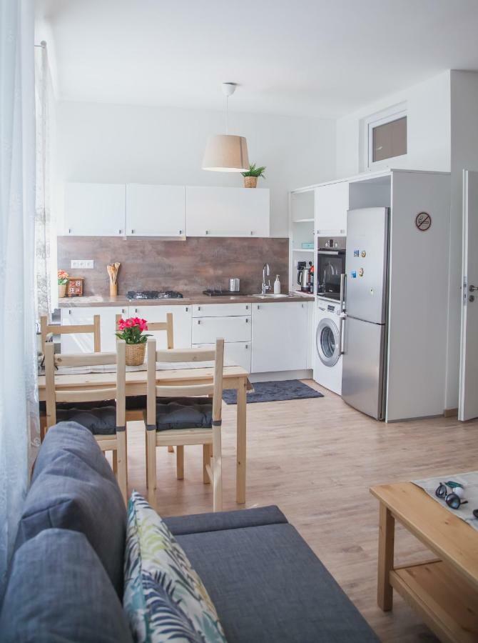 Downtown Pedestrian Zone Apartment Братислава Экстерьер фото