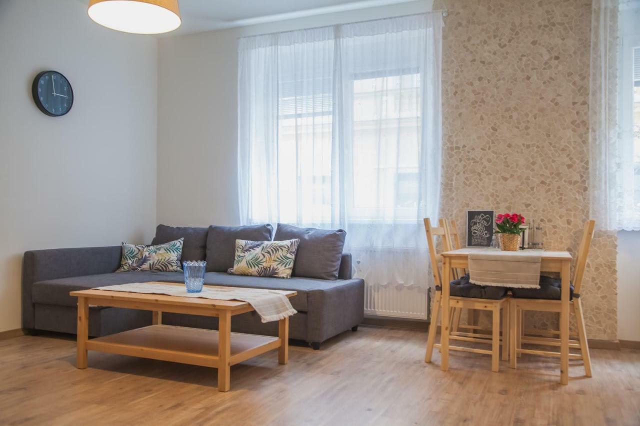Downtown Pedestrian Zone Apartment Братислава Экстерьер фото