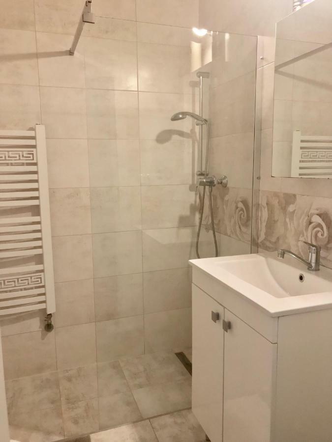 Downtown Pedestrian Zone Apartment Братислава Экстерьер фото